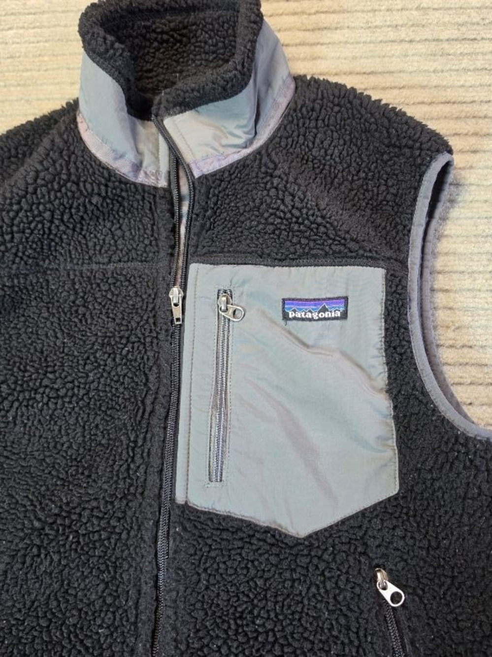 Patagonia Classic Retro-X Sherpa Fleece Vest Men’s Small Black 23047 FA13